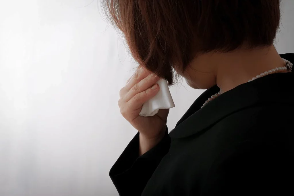 お葬式にハンカチは必要？その役割とは