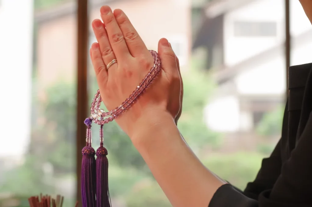 友人のお通夜・告別式に参列できない場合の弔問