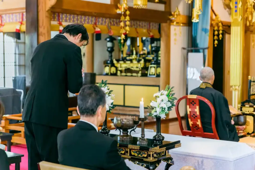 告別式の流れや服装