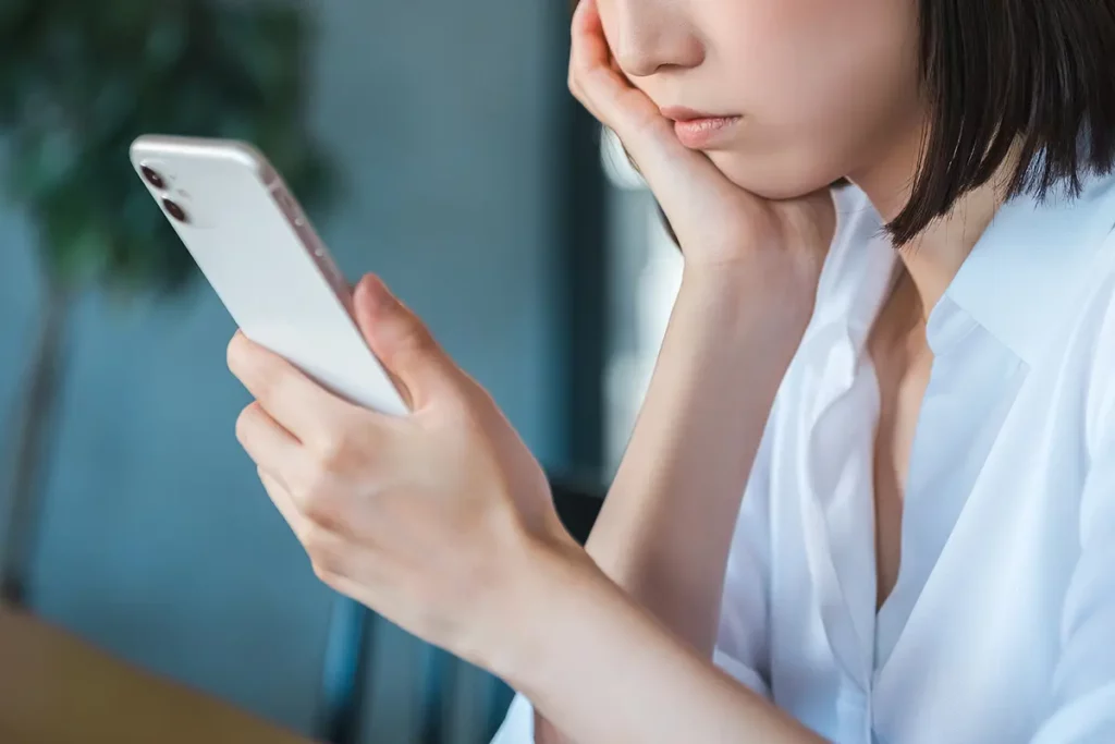 「逝去のお知らせ」の基本とマナー|メールやはがきでの伝え方と文例集