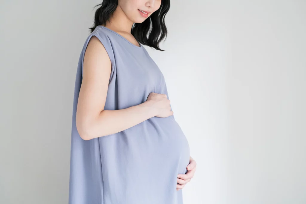 妊娠中の葬式参列:迷信、服装、靴、そして体調管理まで