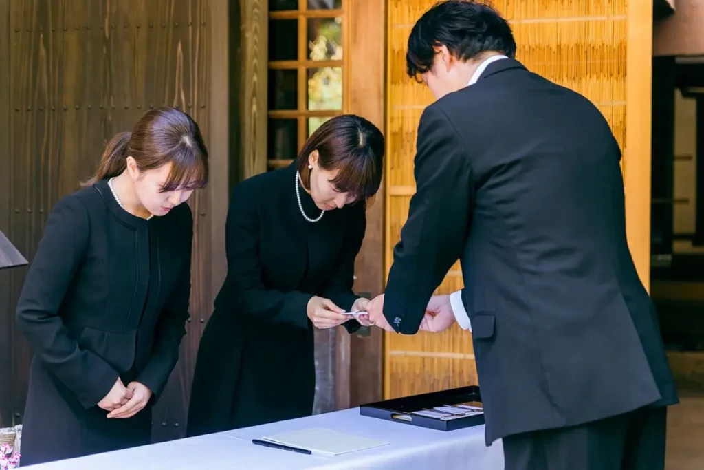 家族葬における弔問（ちょうもん）について（弔問する側）